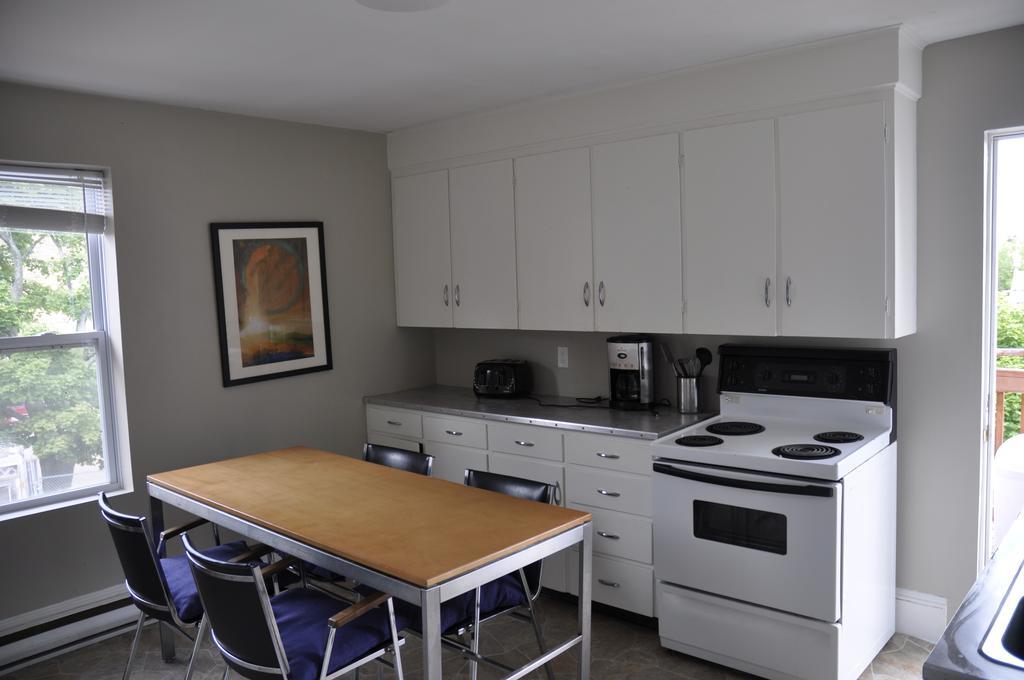 Moncton Suites - Apartments Across Georges Dumont Exteriér fotografie