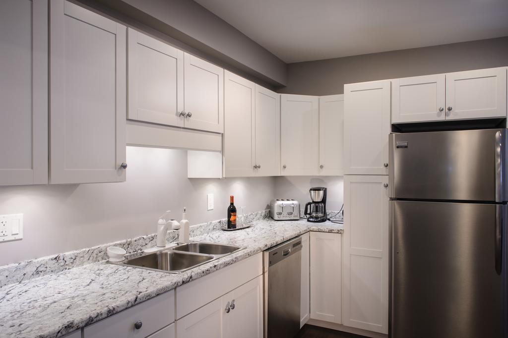 Moncton Suites - Apartments Across Georges Dumont Exteriér fotografie